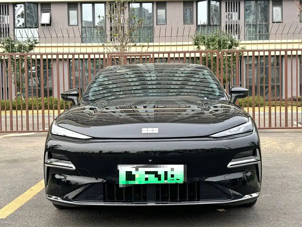 Geely Galaxy Galaxy 8 8 2025 130km EM-i Premium