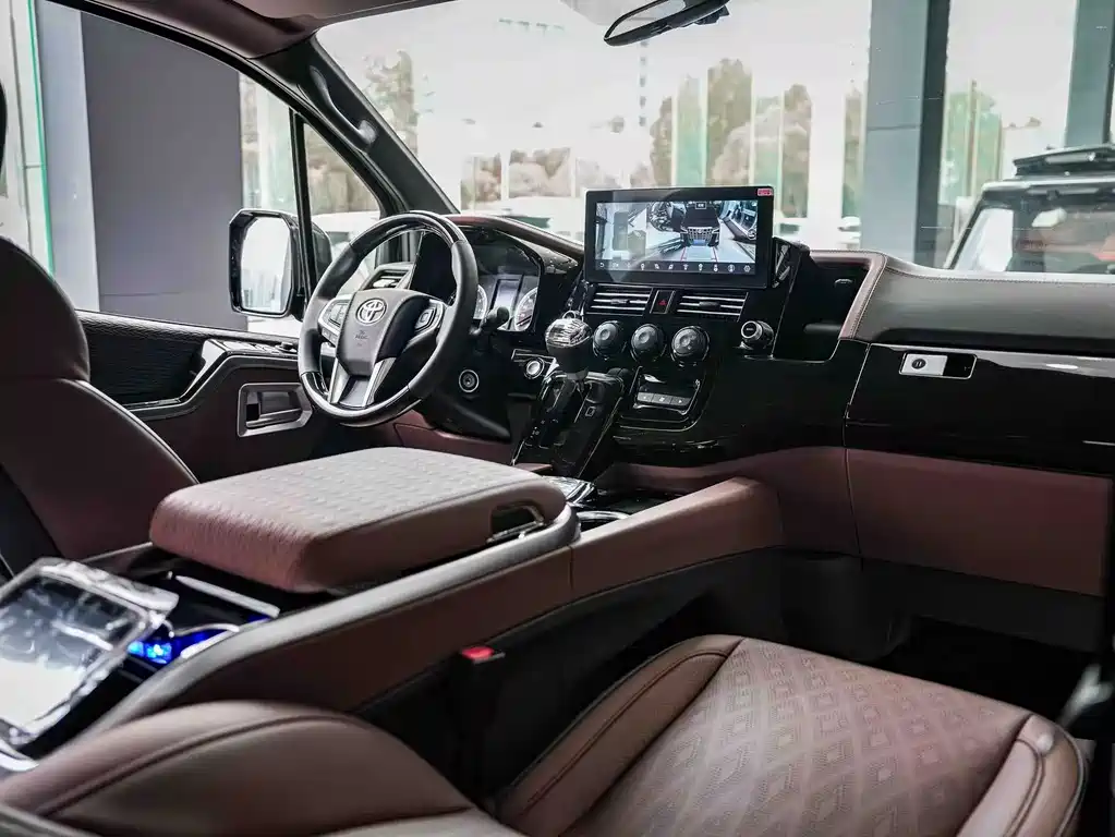 Toyota Hiace — миниатюра 5