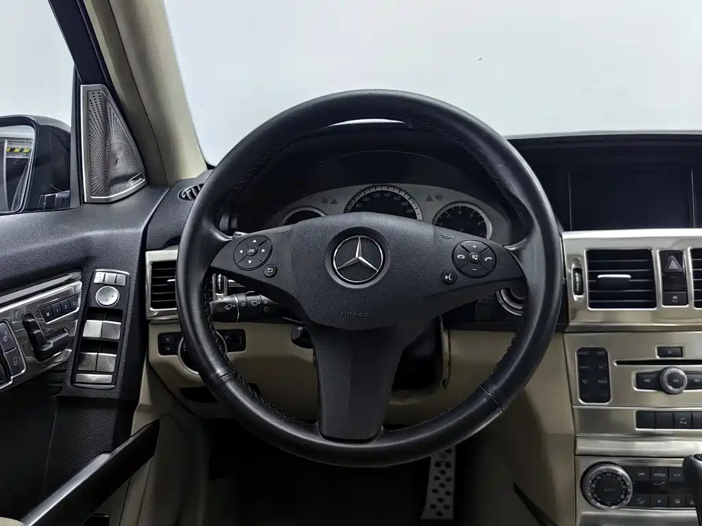Mercedes-Benz GLK-Class (Import) — миниатюра 11