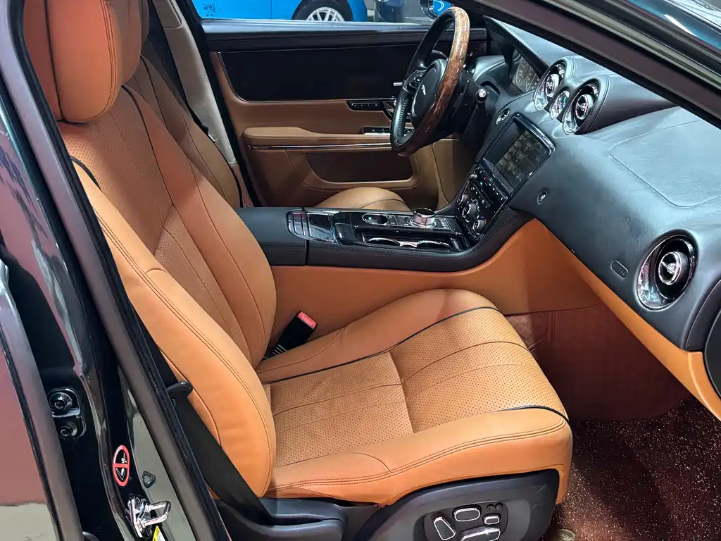 Jaguar XJ — миниатюра 8