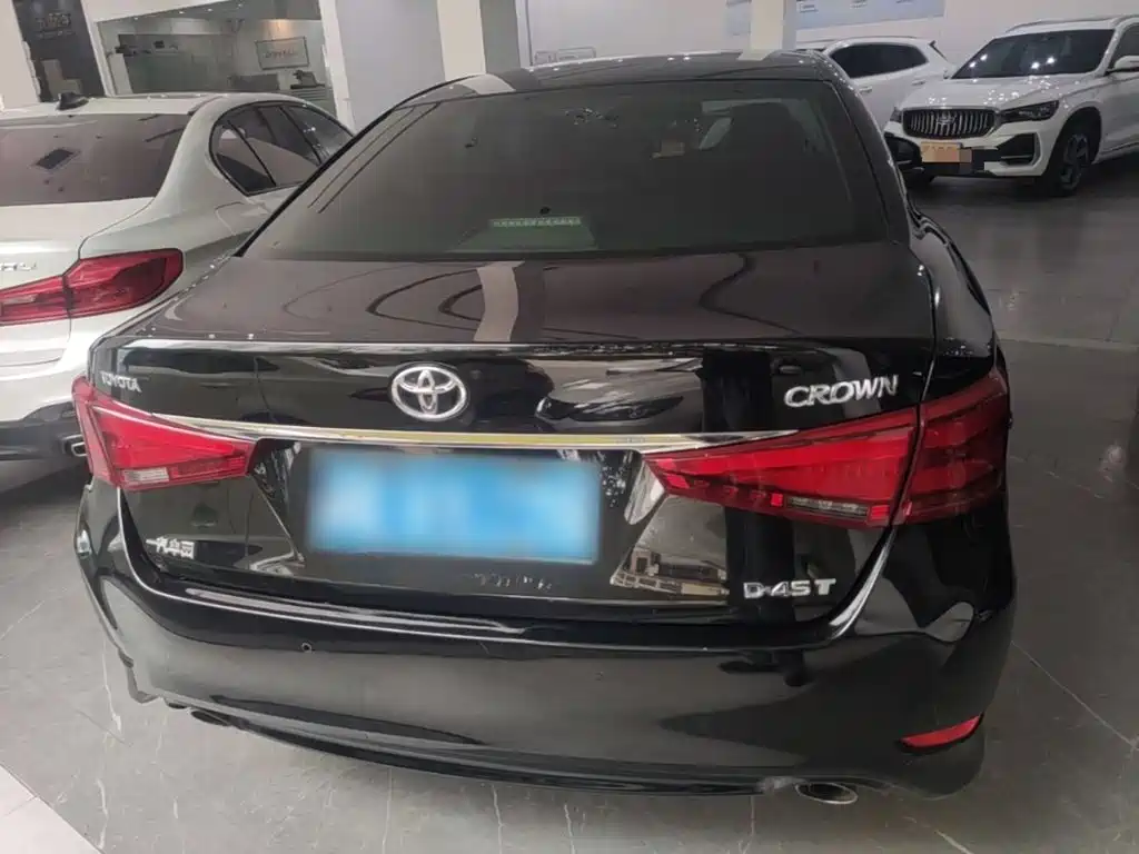 Toyota Crown — миниатюра 6