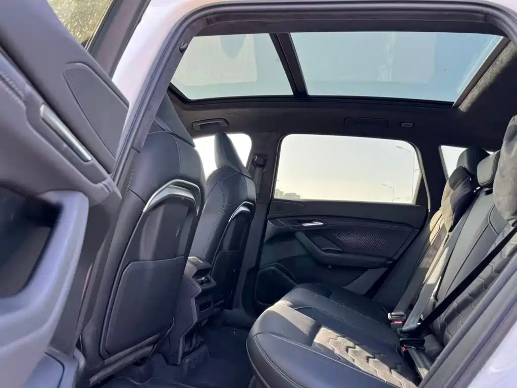 Audi Q6L e-tron