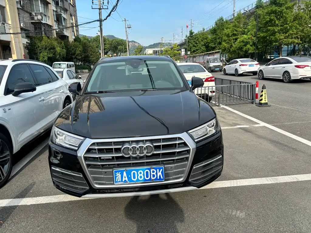 Audi Q5L — миниатюра 2