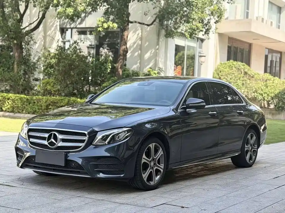 Mercedes-Benz E-Class — миниатюра 3