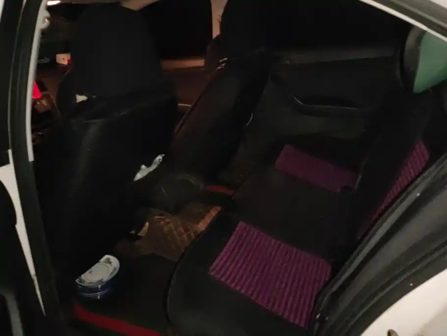 Volkswagen Santana — миниатюра 11