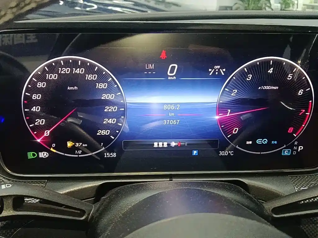 Mercedes-Benz C-Class — миниатюра 12