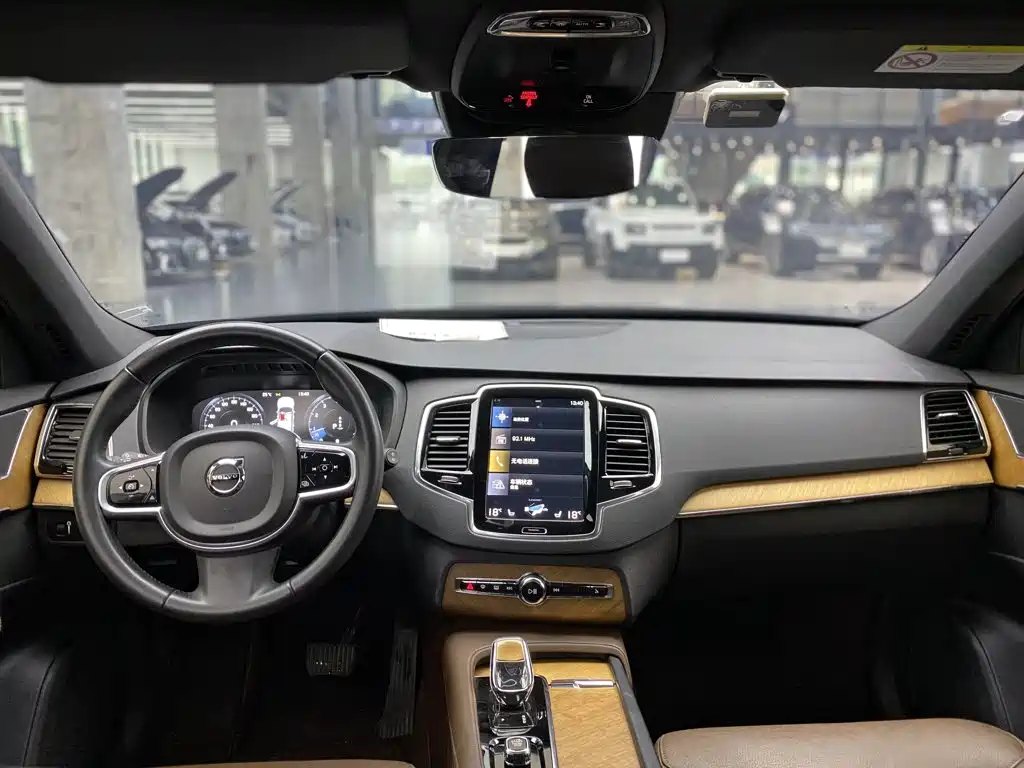 Volvo XC90 2021 B6 Luxury 7 мест