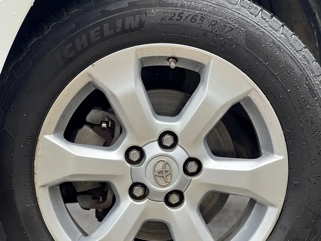 Toyota RAV4 — миниатюра 16