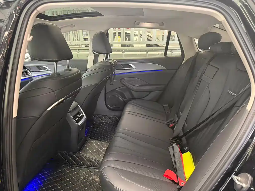 Hongqi Hongqi H5 — миниатюра 11