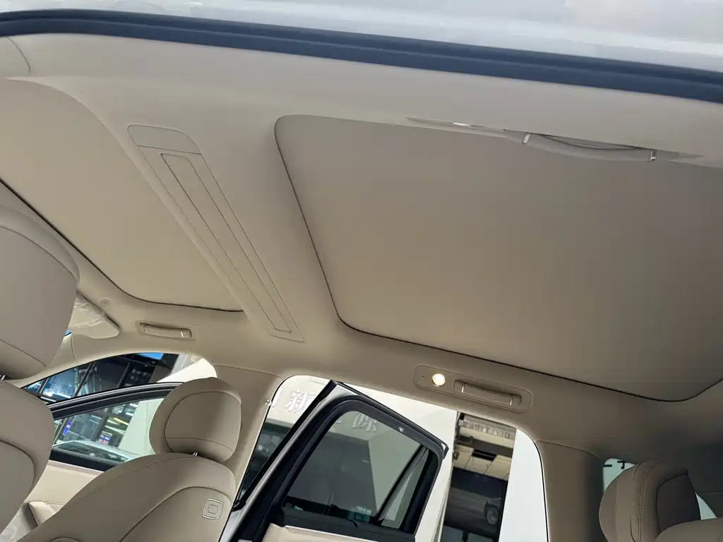 AITO ASK THE WORLD M8