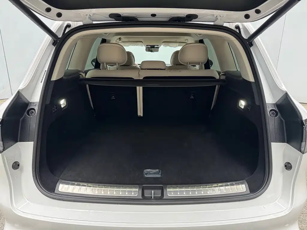 AITO ASK THE WORLD M8