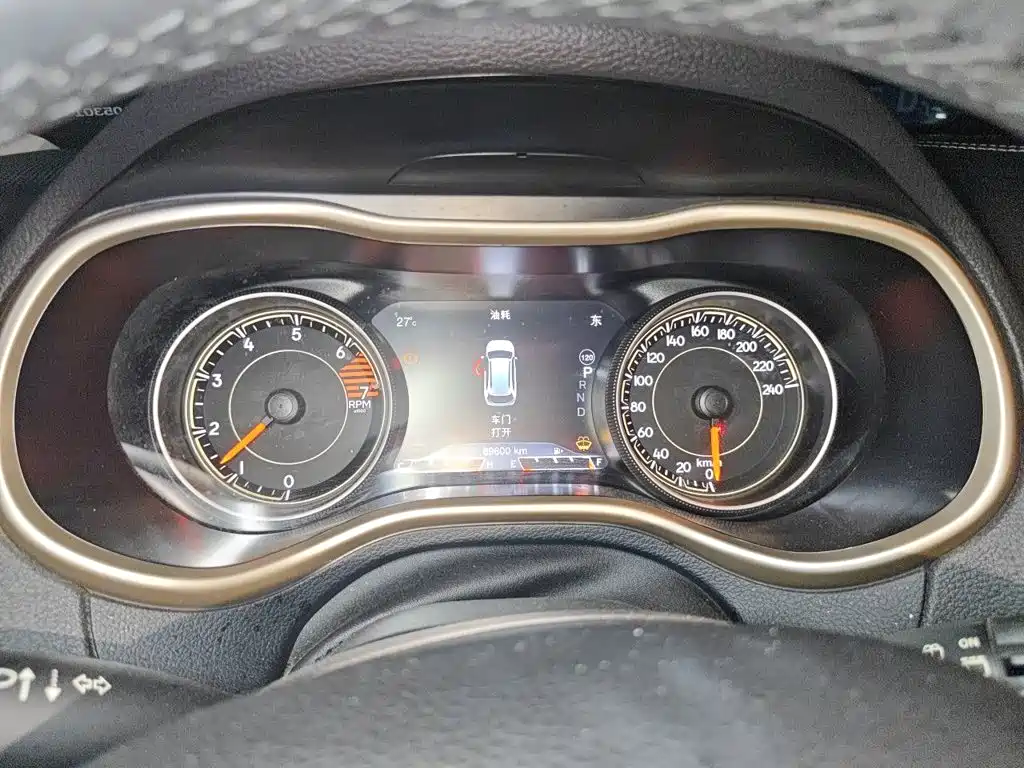 Jeep Cherokee — миниатюра 7