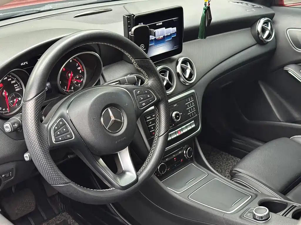 Mercedes-Benz GLA — миниатюра 10