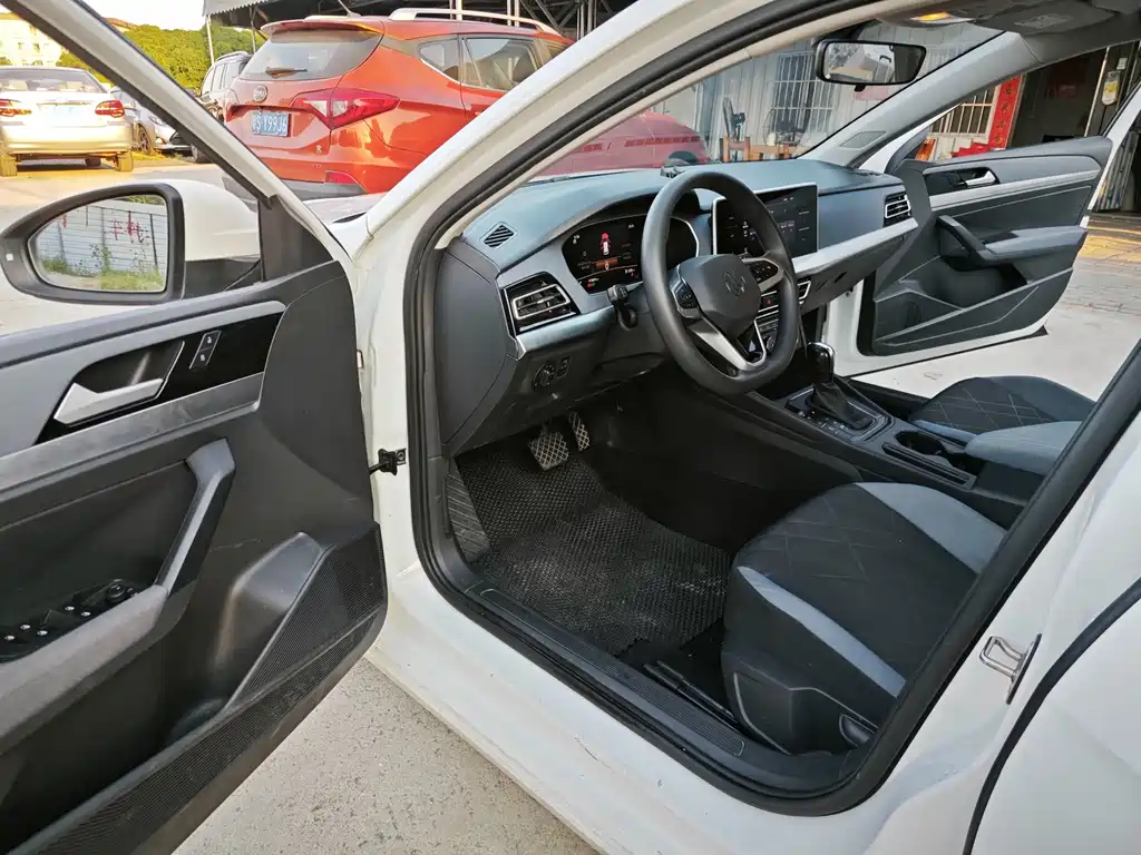 Volkswagen Lavida — миниатюра 8