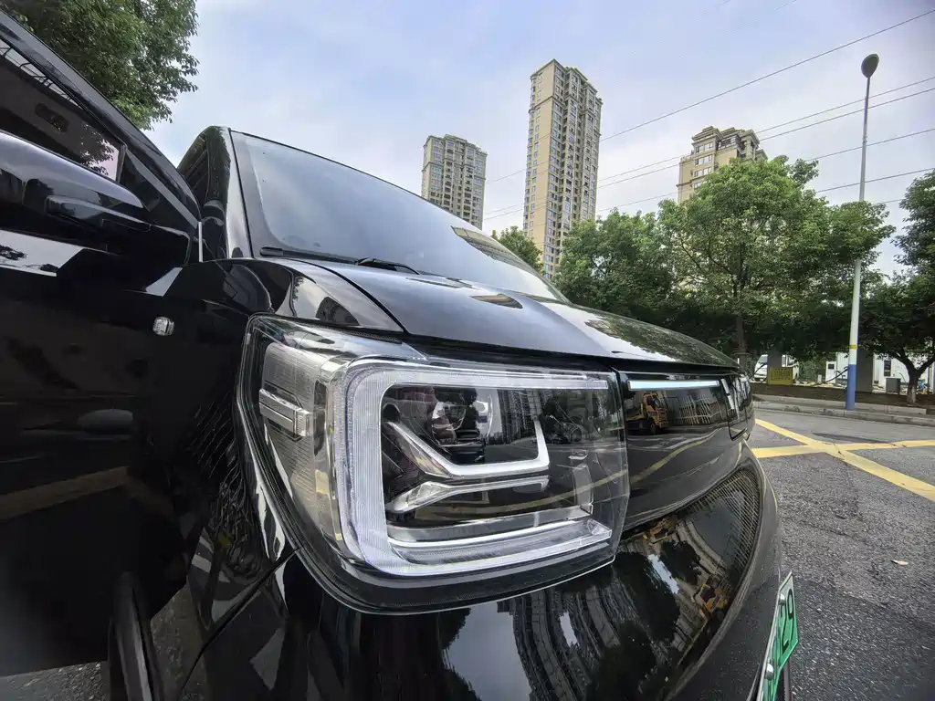 Wuling MINIEV — миниатюра 11