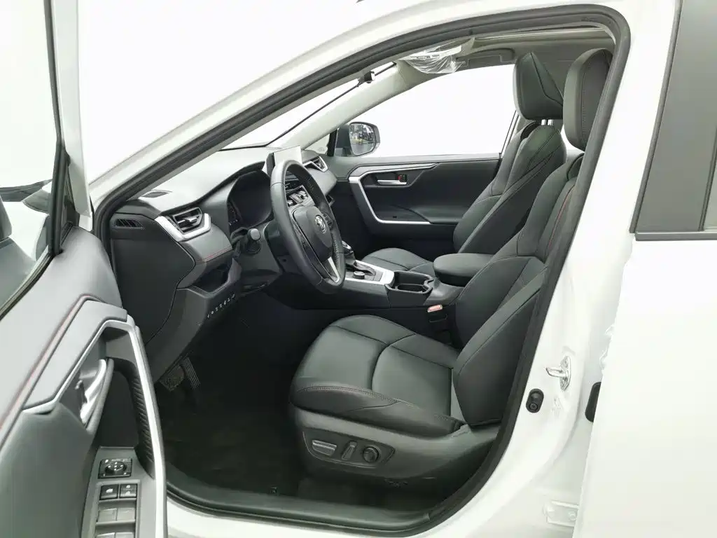 Toyota Wildlander New Energy — миниатюра 10