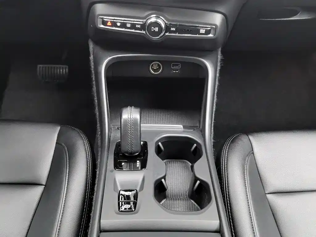 Volvo XC40 — миниатюра 13