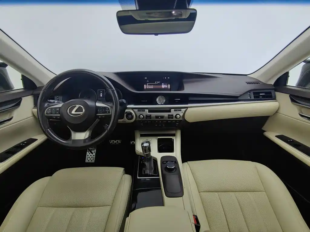 Lexus ES — миниатюра 5