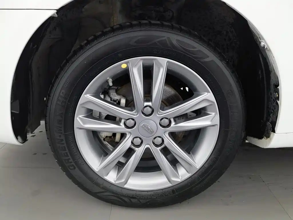 Geely Emgrand — миниатюра 17