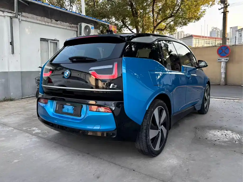BMW I3