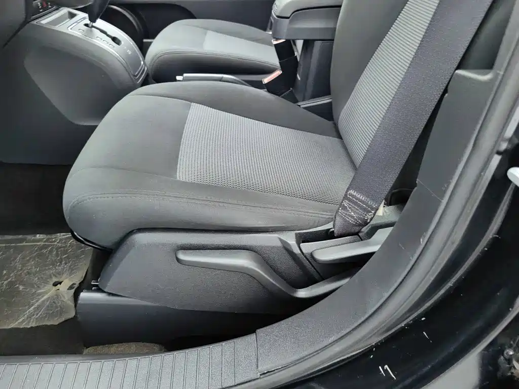 Jeep Compass (Import) — миниатюра 20