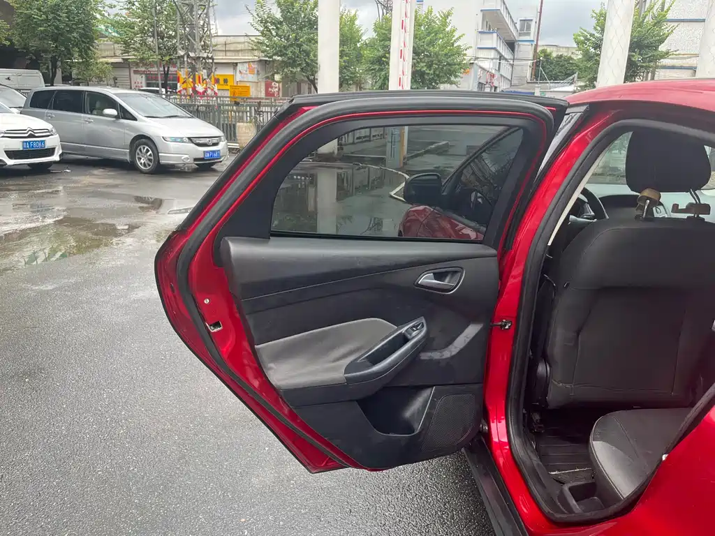 Ford Focus — миниатюра 12