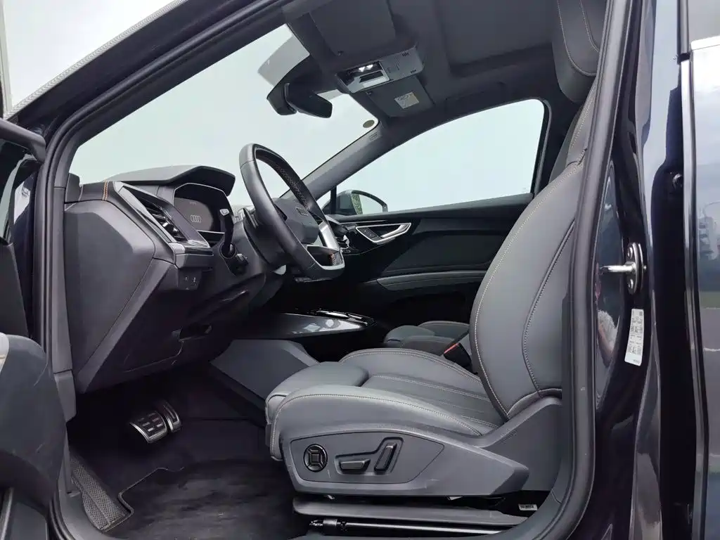 Audi Q4 e-tron — миниатюра 6