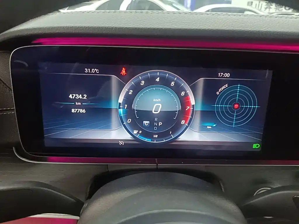 Mercedes-Benz E-Class — миниатюра 12