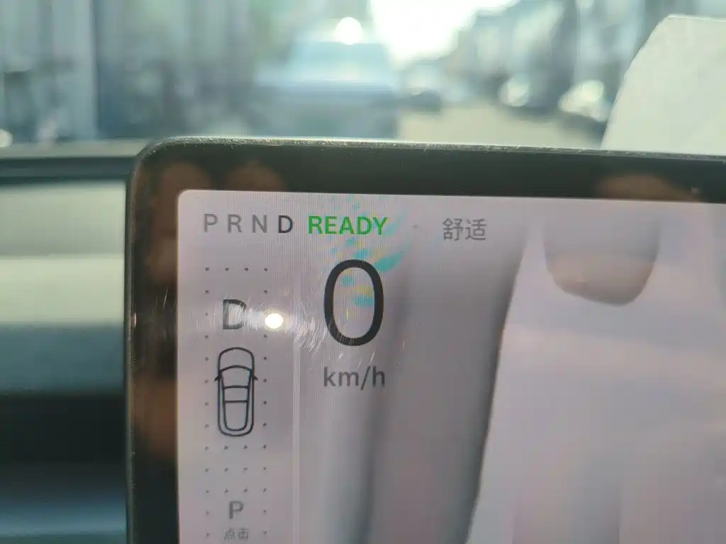 Tesla Model 3 — миниатюра 4