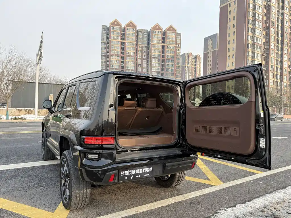 TANK TANK 700 NEW ENERGY