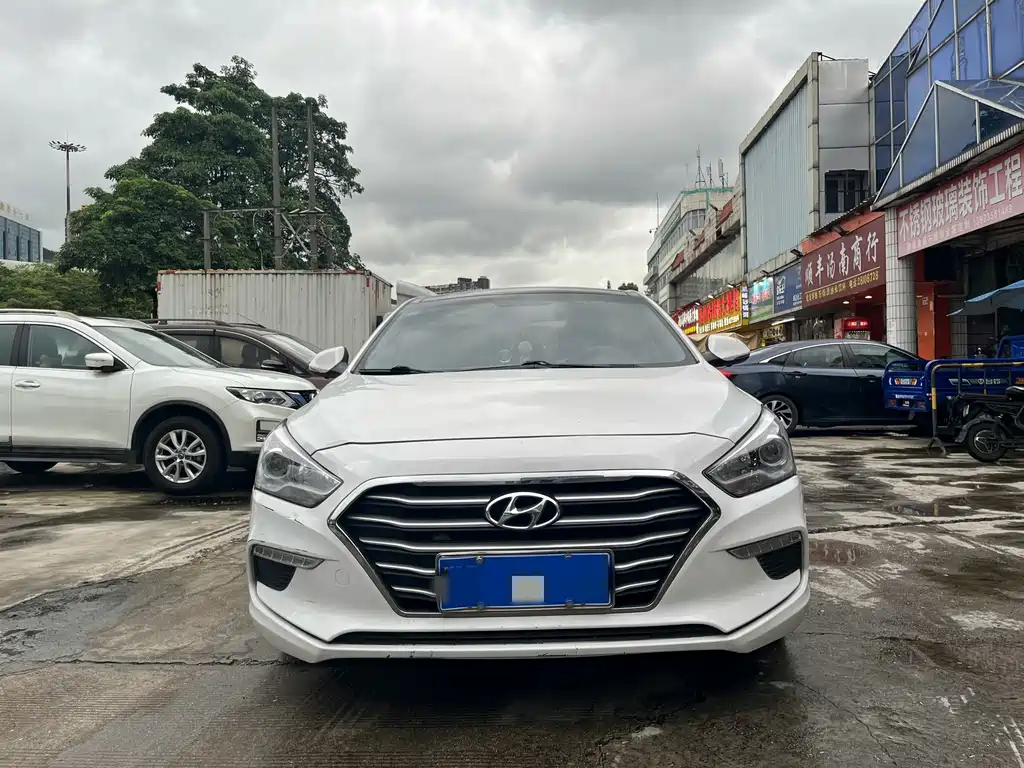 Hyundai Mistra 1.8L Auto Intelligent GLS CN-V