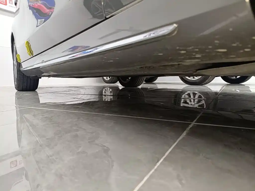Mercedes-Benz E-Class — миниатюра 21