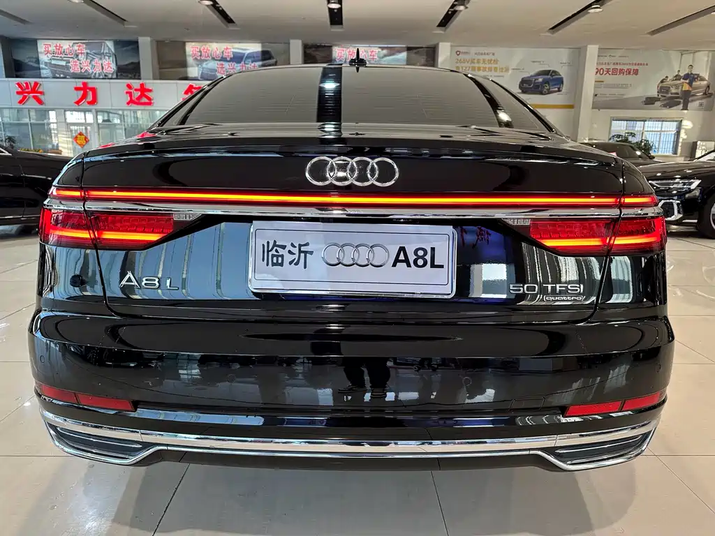 AUDI A8