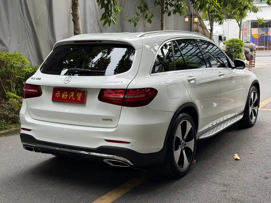 MERCEDES-BENZ GLC