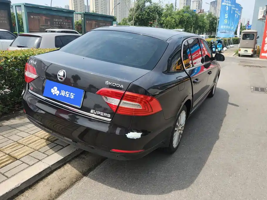 Skoda Superb — миниатюра 3