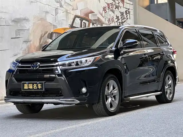 TOYOTA HIGHLANDER