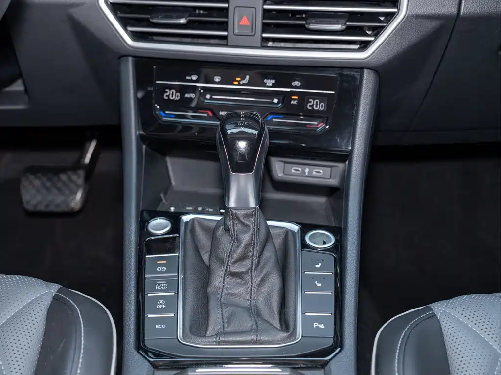 Volkswagen Sagitar 2023 280TSI DSG