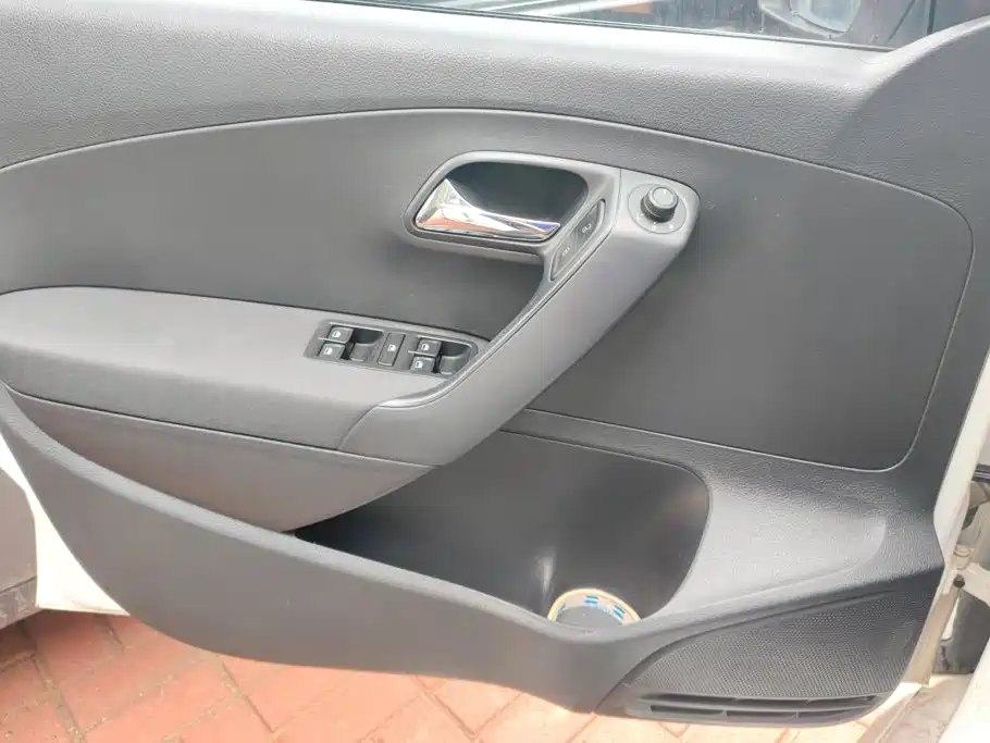 Volkswagen Polo — миниатюра 7