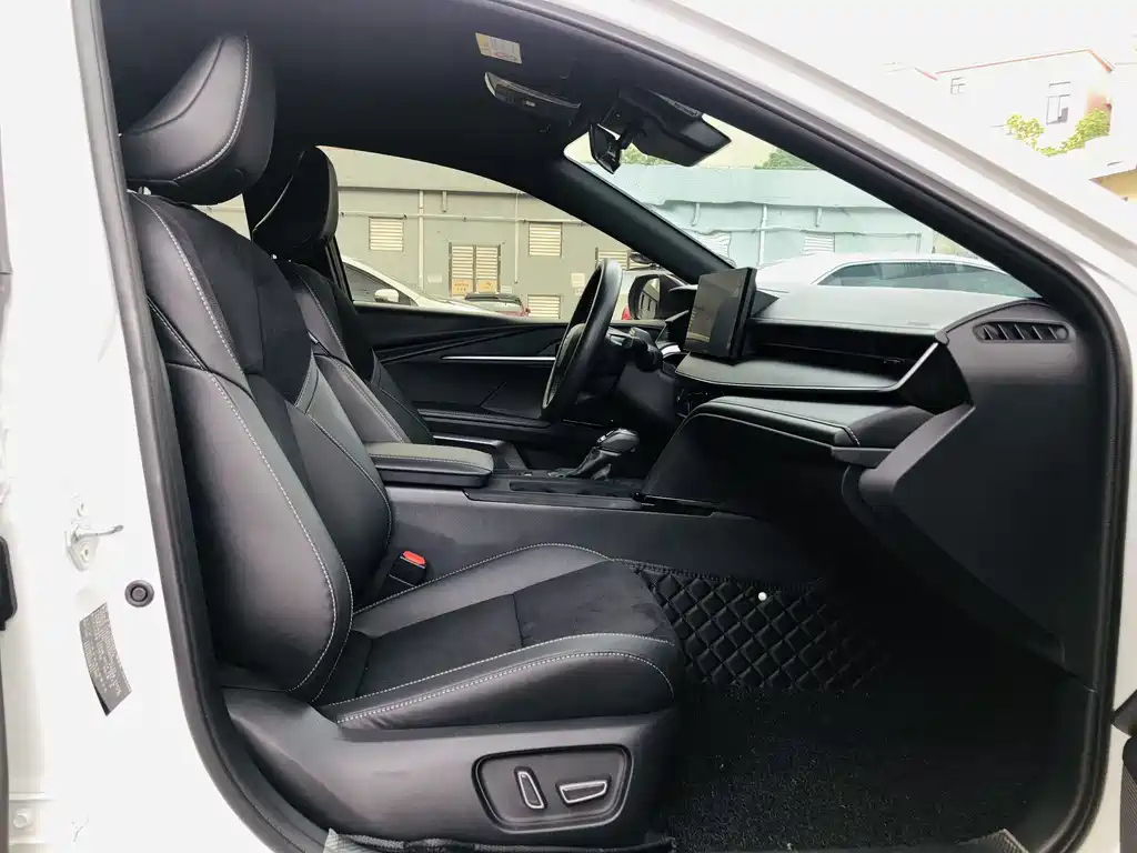 Toyota Camry 2024 2.5HXS Sport Plus