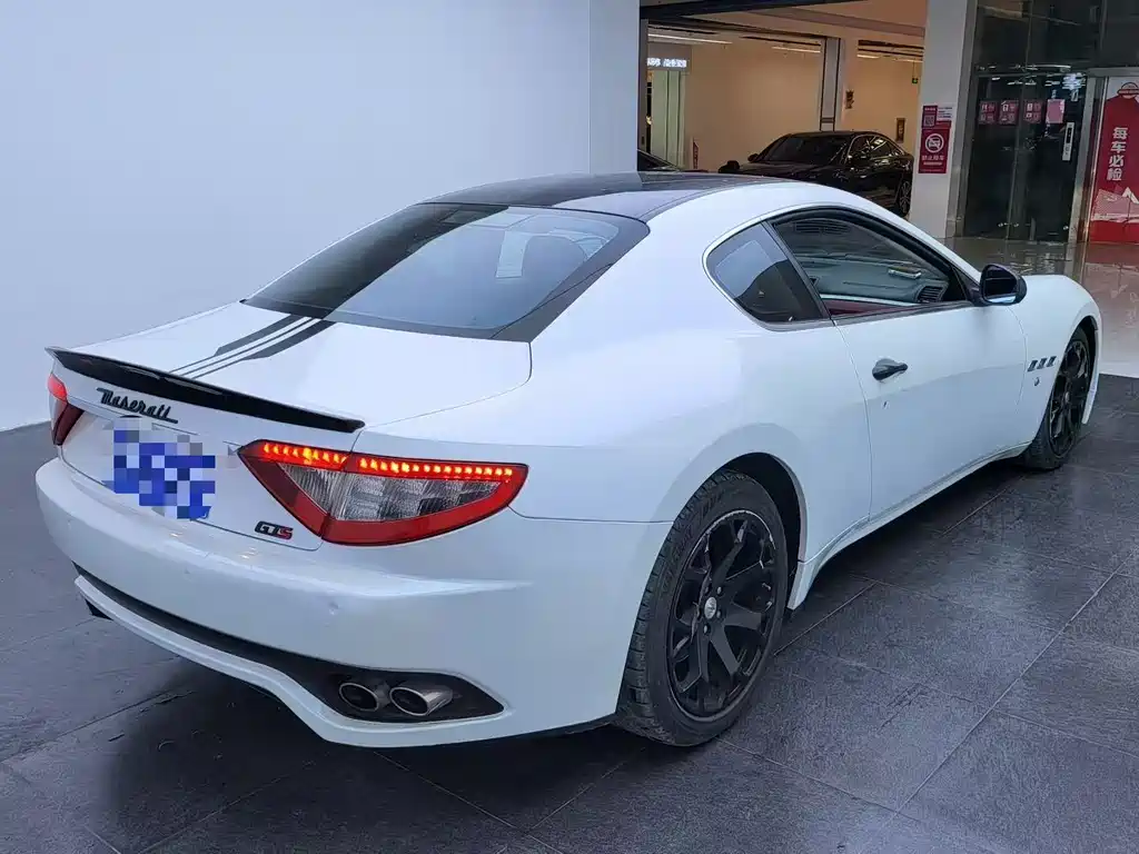 Maserati GranTurismo 2014 4.2L AT