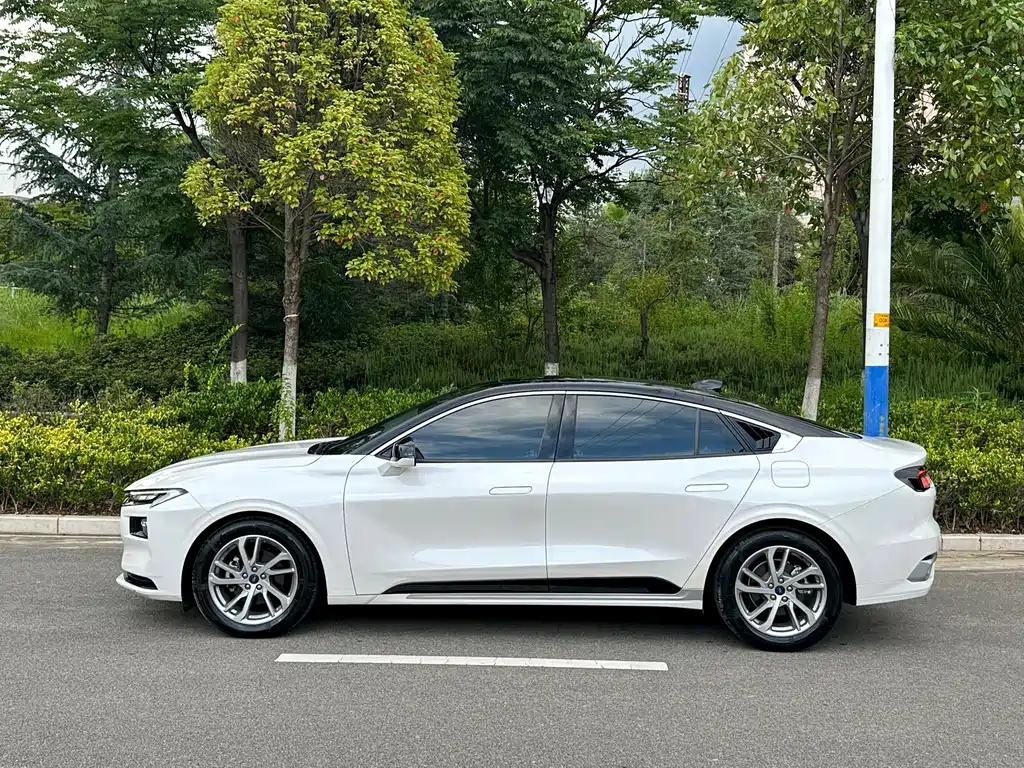 Ford Mondeo — миниатюра 3