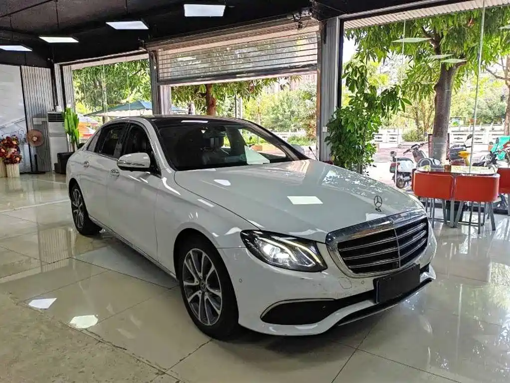 Mercedes-Benz E-Class — миниатюра 2