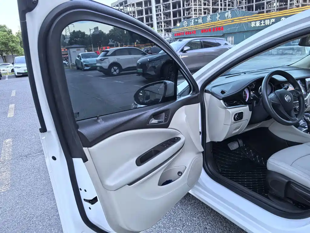 Buick Verano — миниатюра 14