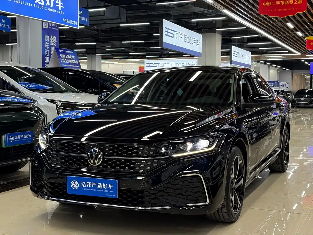 Volkswagen Passat 2024