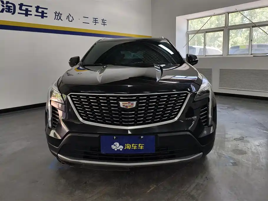 CADILLAC XT4