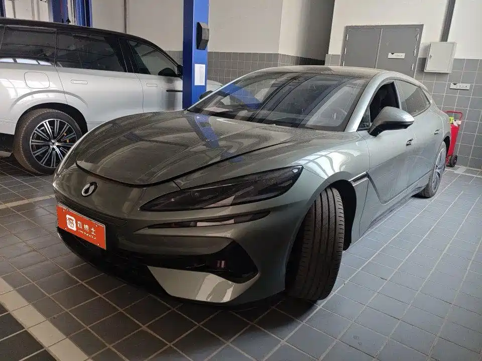 Denza Denza Z9GT 2025