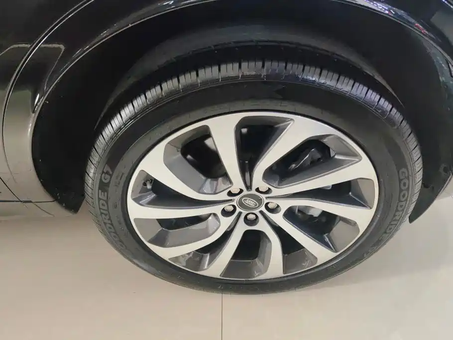 Land Rover Discovery Sport — миниатюра 6