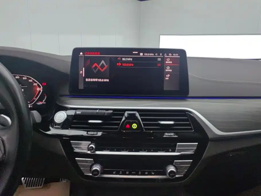 BMW 5 Series — миниатюра 13