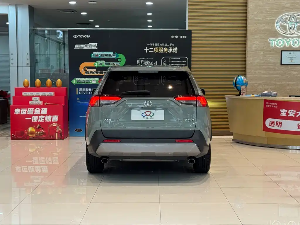Toyota RAV4 — миниатюра 4