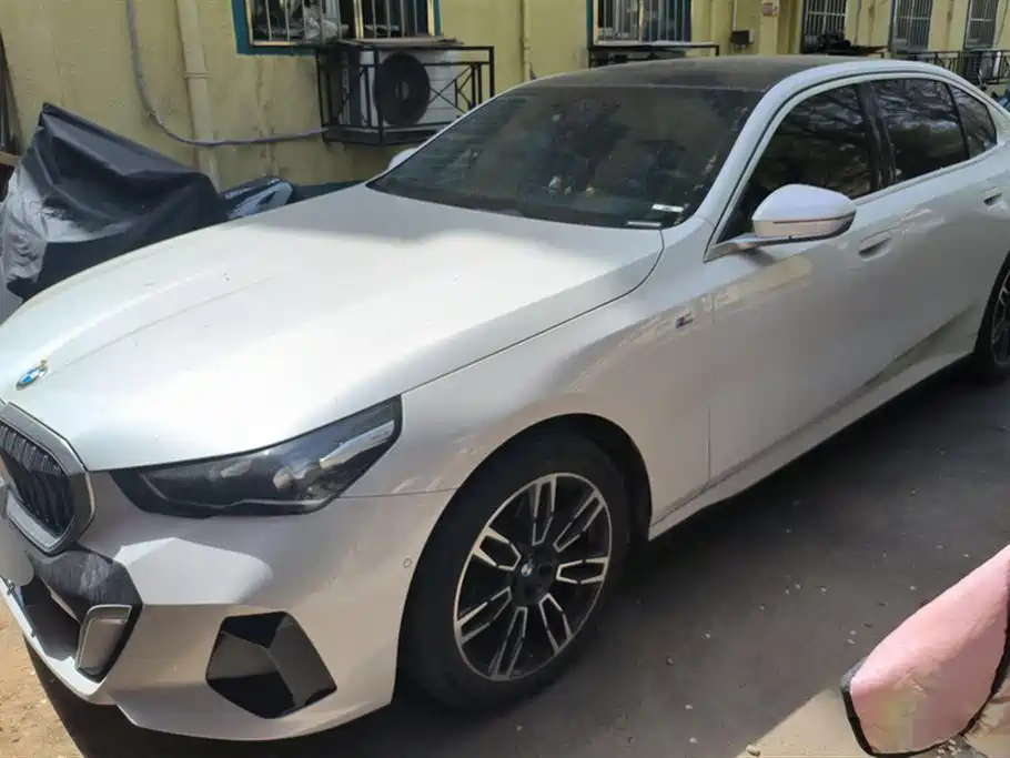 BMW 5 Series 2025